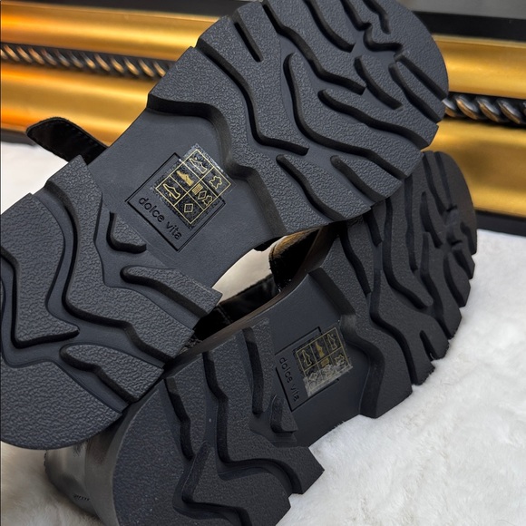 Dolce Vita: Emilio Flats Midnight Crinkle Patent Leather size 6.5 Columbia - Picture 6 of 9